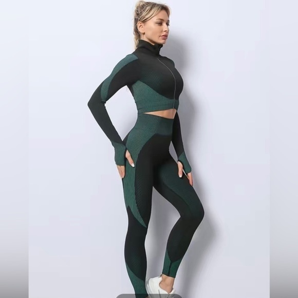 3-piece set: leggings, sports bra, & cropped zip jacket | Black & Forest Green - Picture 9 of 15